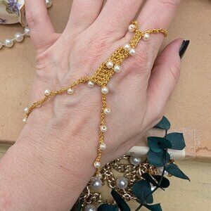 Vintage metallic gold knit ring bracelet with white beads